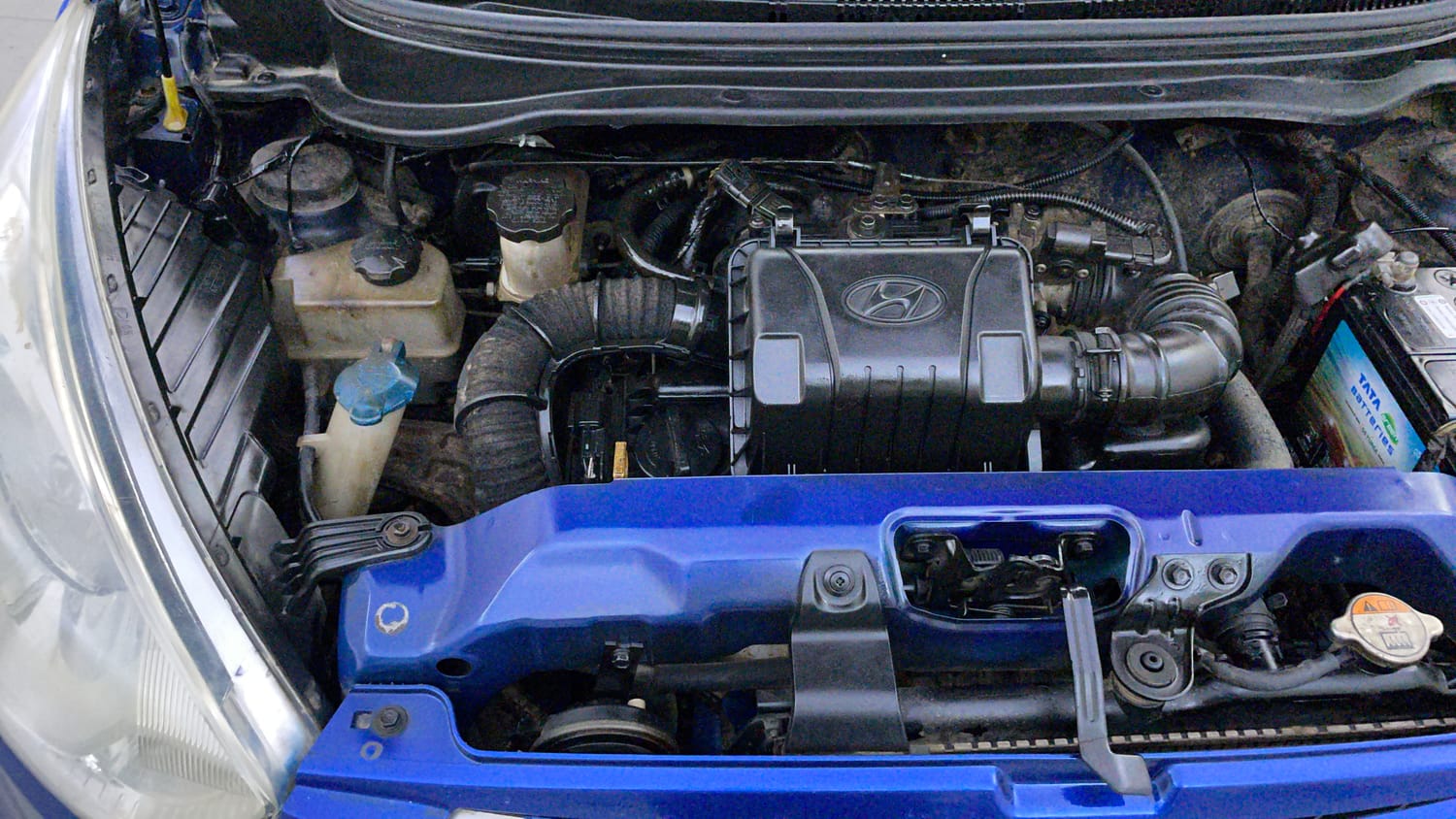 Used 2012 Hyundai Eon Era Petrol Manual engine ENGINE RIGHT SIDE VIEW