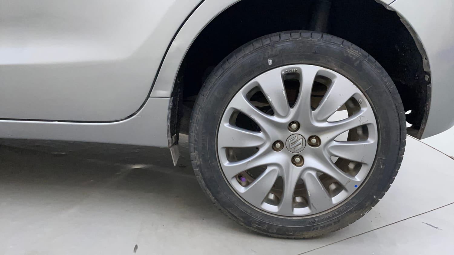 Used 2018 Maruti Suzuki Baleno Alpha 1.2 AT Petrol Automatic tyres LEFT REAR TYRE RIM VIEW