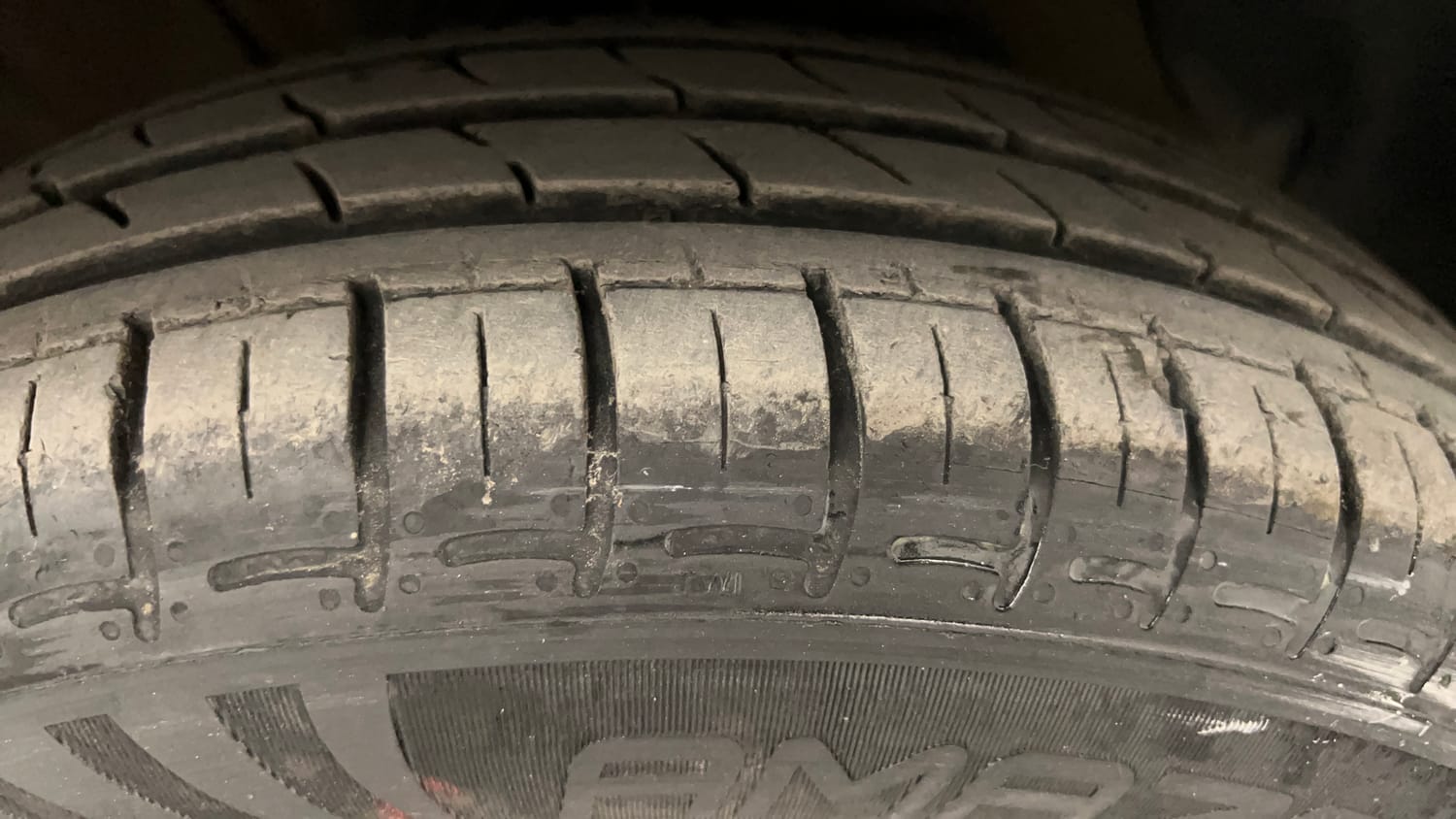 Used 2023 Hyundai Grand i10 Nios Magna 1.2 Kappa VTVT Petrol Manual tyres RIGHT FRONT TYRE TREAD VIEW