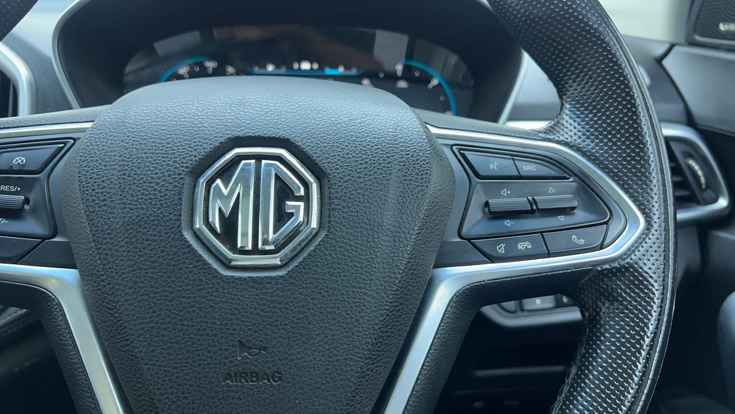 Used 2019 MG Motors Hector Sharp Hybrid 1.5 Petrol Hybrid Manual top_features Cruise control
