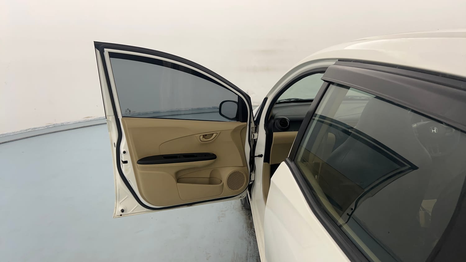 Used 2015 Honda Mobilio S Petrol Petrol Manual interior LEFT FRONT DOOR OPEN VIEW