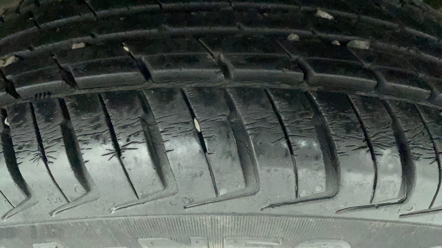 Used 2019 Renault Kwid RXT (O) 1.0 SCE Edition Petrol Manual tyres LEFT REAR TYRE TREAD VIEW