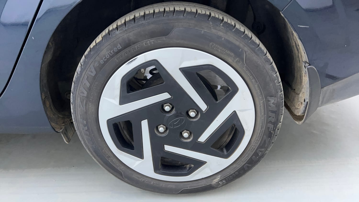 Used 2024 Hyundai Aura S 1.2 CNG Cng Manual tyres LEFT REAR TYRE RIM VIEW