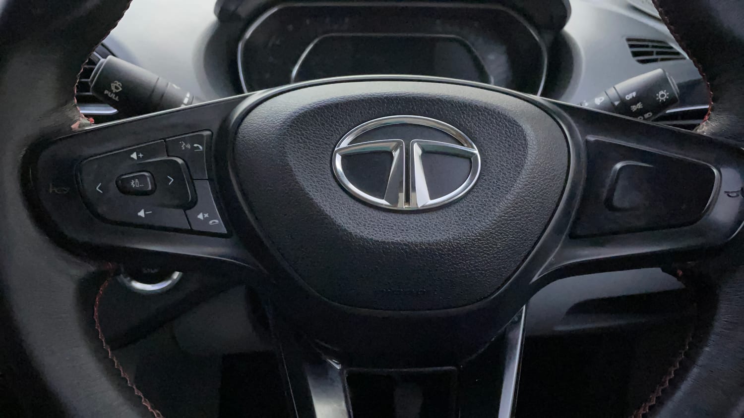 Used 2020 Tata Tigor XZ Plus Petrol Manual top_features Airbags