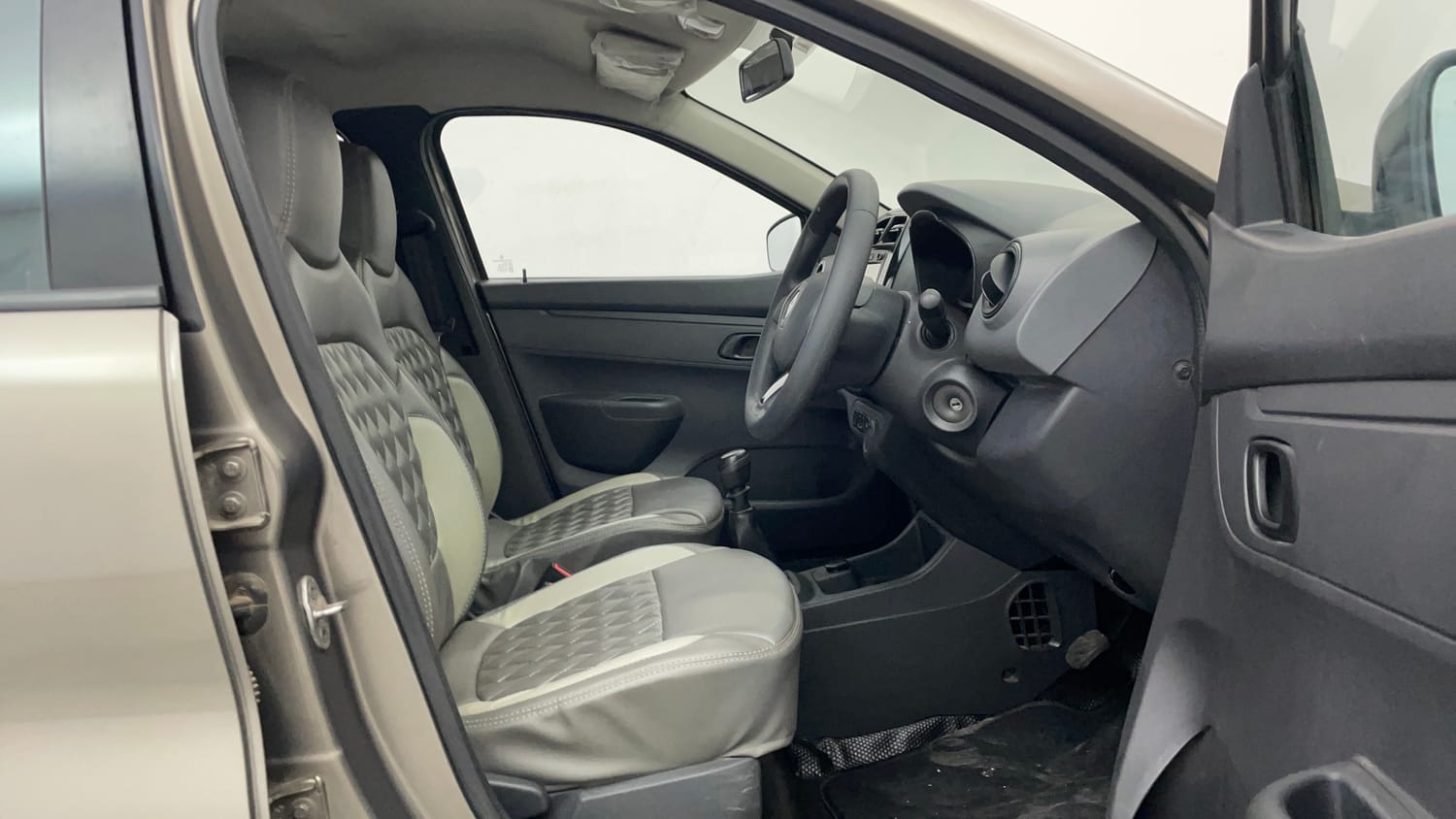 Used 2016 Renault Kwid RXT Petrol Manual interior RIGHT SIDE FRONT DOOR CABIN VIEW