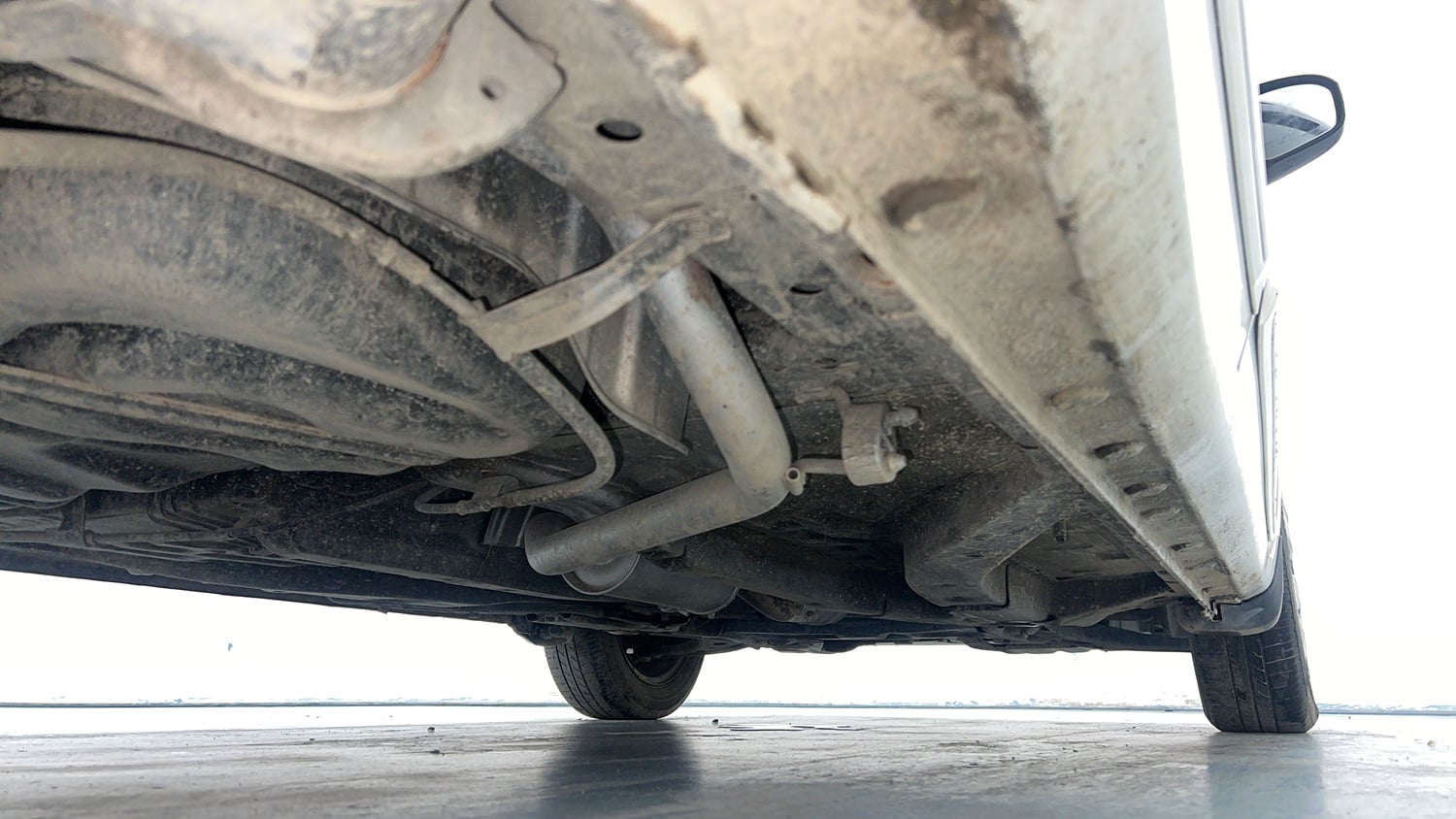 Used 2015 Honda Mobilio S Petrol Petrol Manual extra REAR RIGHT UNDERBODY VIEW