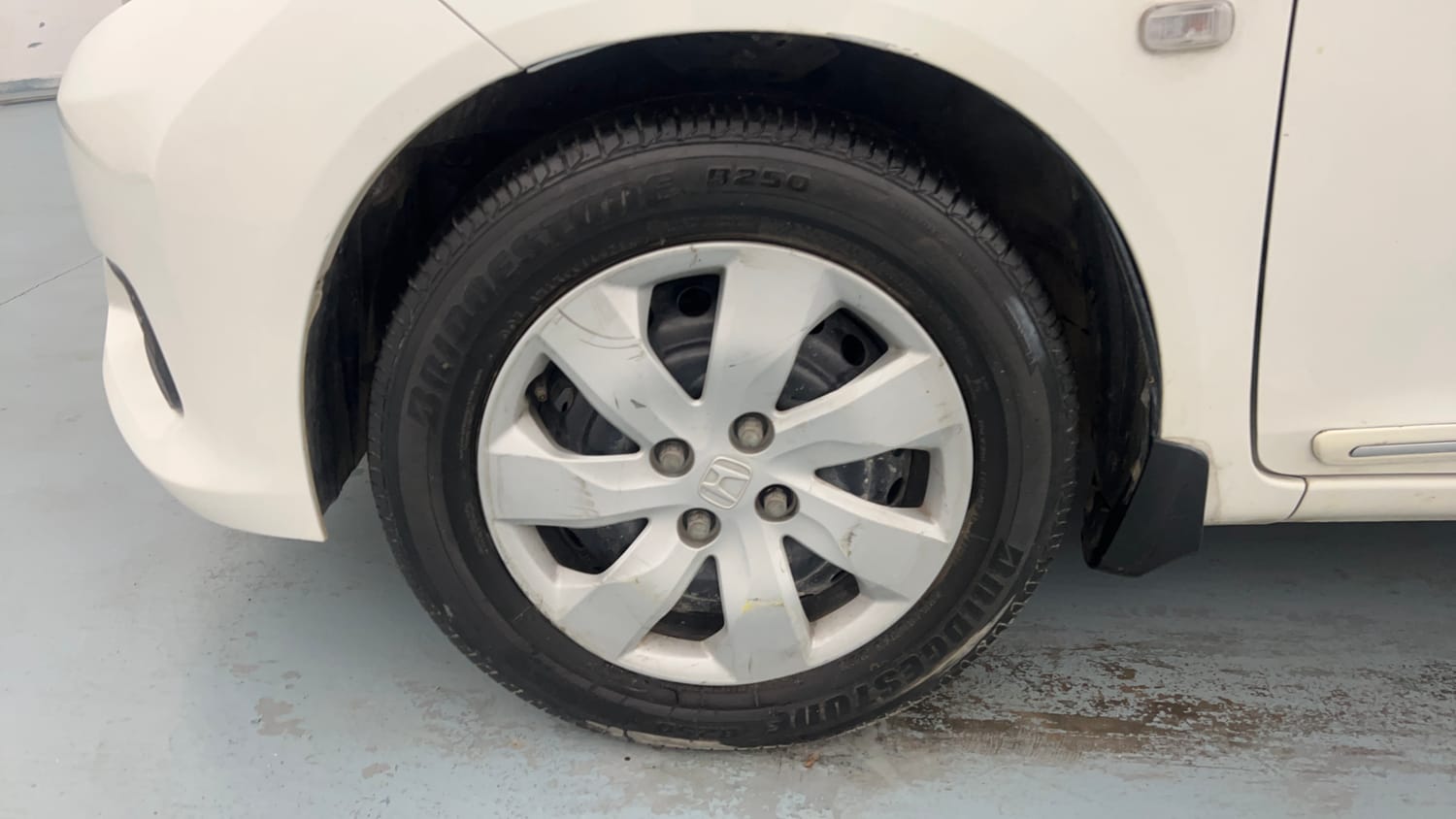 Used 2015 Honda Mobilio S Petrol Petrol Manual tyres LEFT FRONT TYRE RIM VIEW