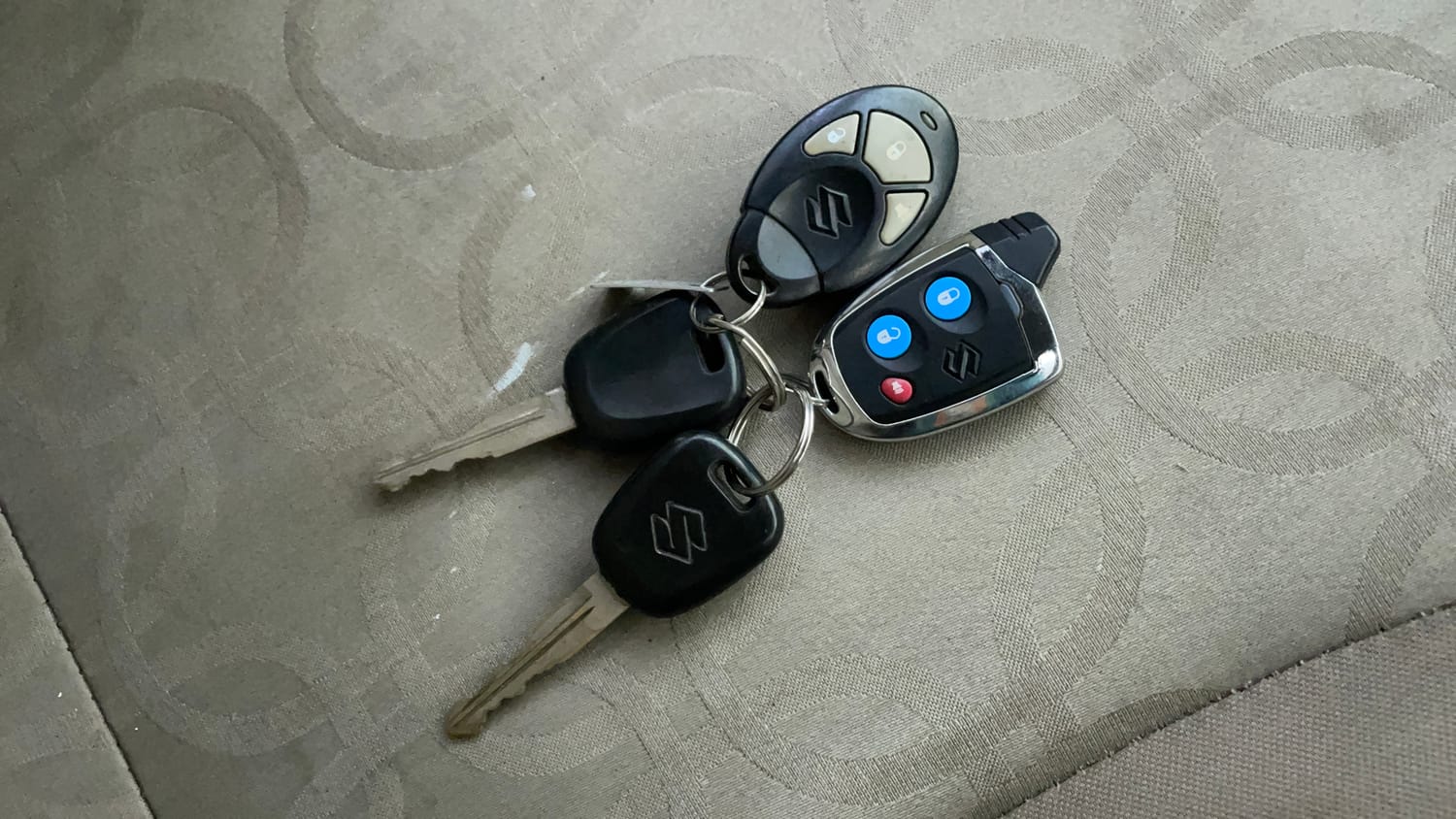 Used 2013 Maruti Suzuki A-Star Vxi Petrol Manual extra CAR KEY VIEW