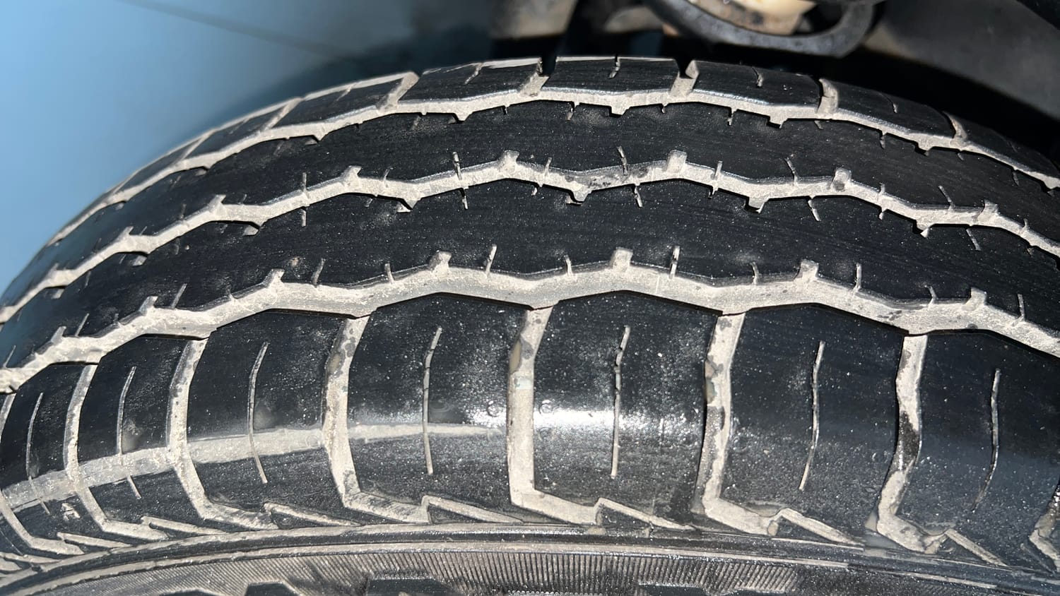 Used 2022 Maruti Suzuki Eeco 5 STR AC (O) Petrol Manual tyres RIGHT REAR TYRE TREAD VIEW