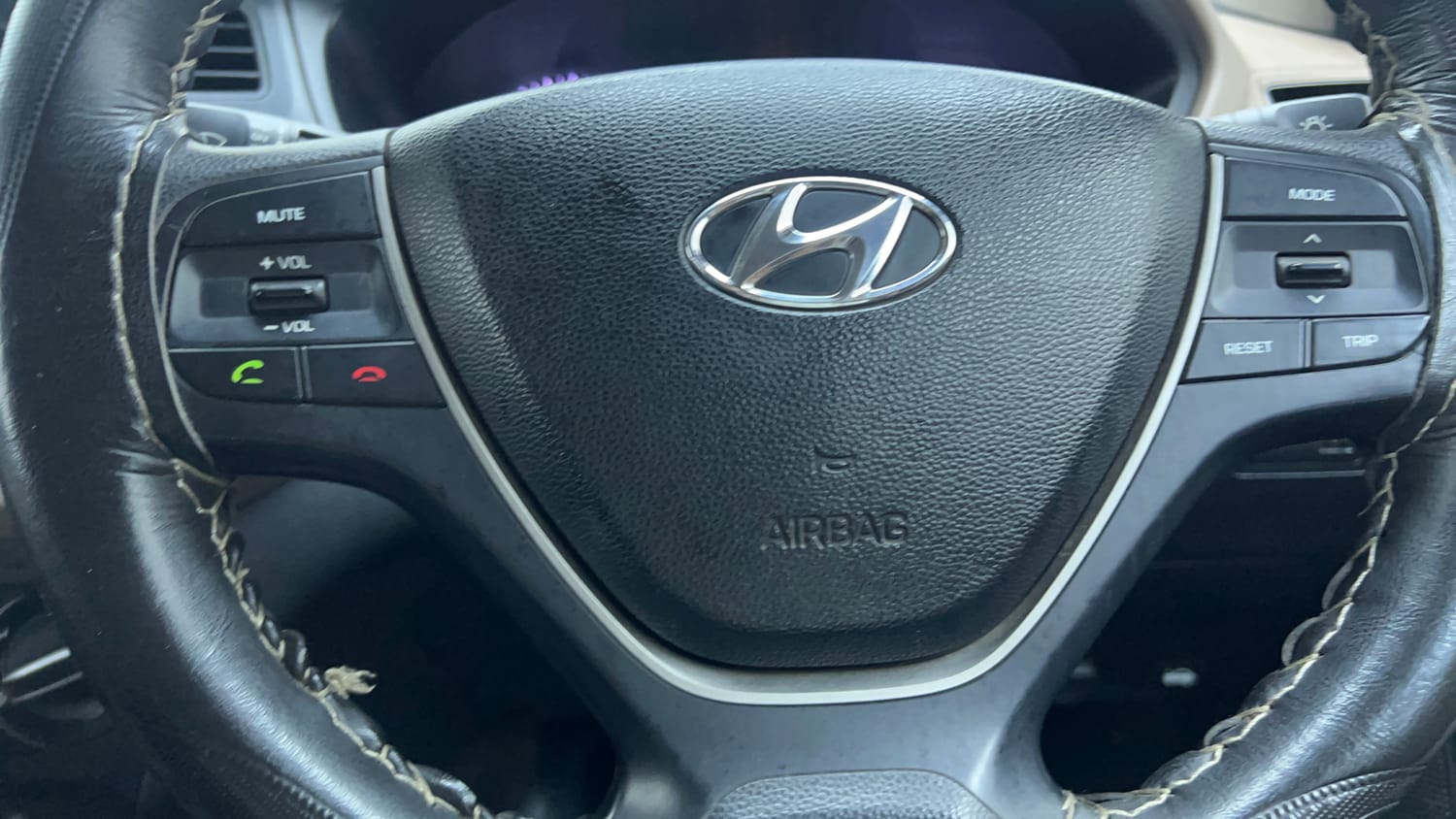 Used 2017 Hyundai Elite i20 Sportz 1.2 CNG (Outside fitted) Cng Manual top_features Airbags