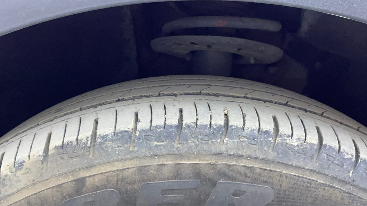 Used 2024 Mahindra XUV700 AX 5 Petrol AT 5 STR Petrol Automatic tyres LEFT FRONT TYRE TREAD VIEW