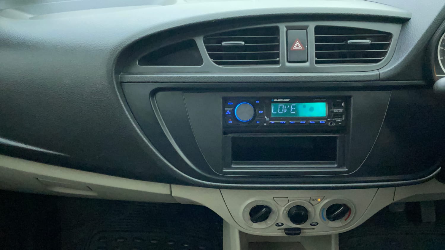 Used 2019 Maruti Suzuki Alto 800 LXi Petrol Manual interior MUSIC SYSTEM & AC CONTROL VIEW
