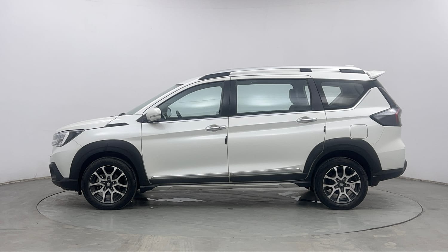 Used 2023 Maruti Suzuki XL6 Zeta AT Petrol Petrol Automatic exterior LEFT SIDE VIEW