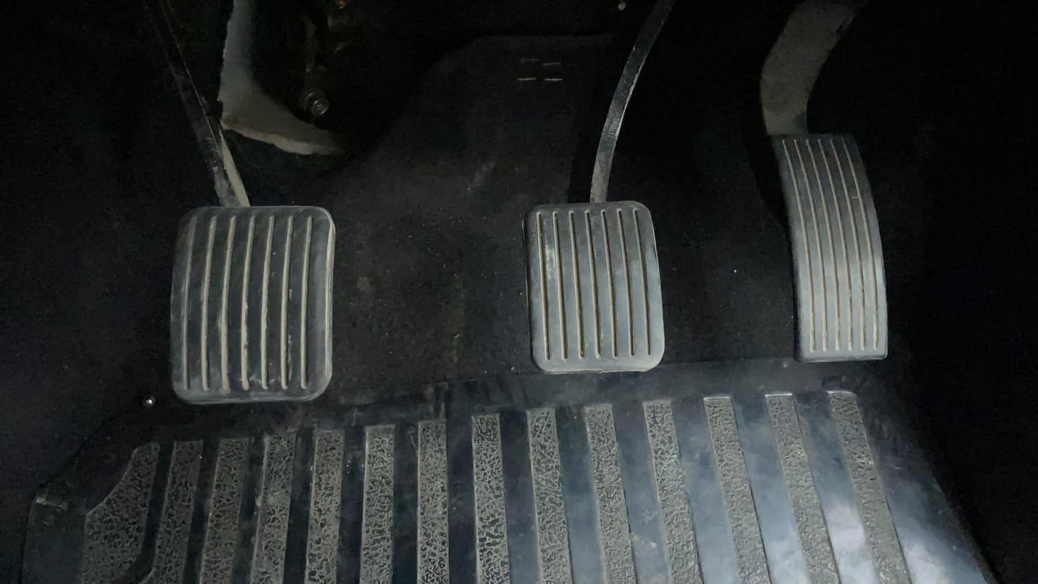 Used 2018 Hyundai Grand i10 Sportz (O) 1.2 Kappa VTVT Petrol Manual interior PEDALS VIEW