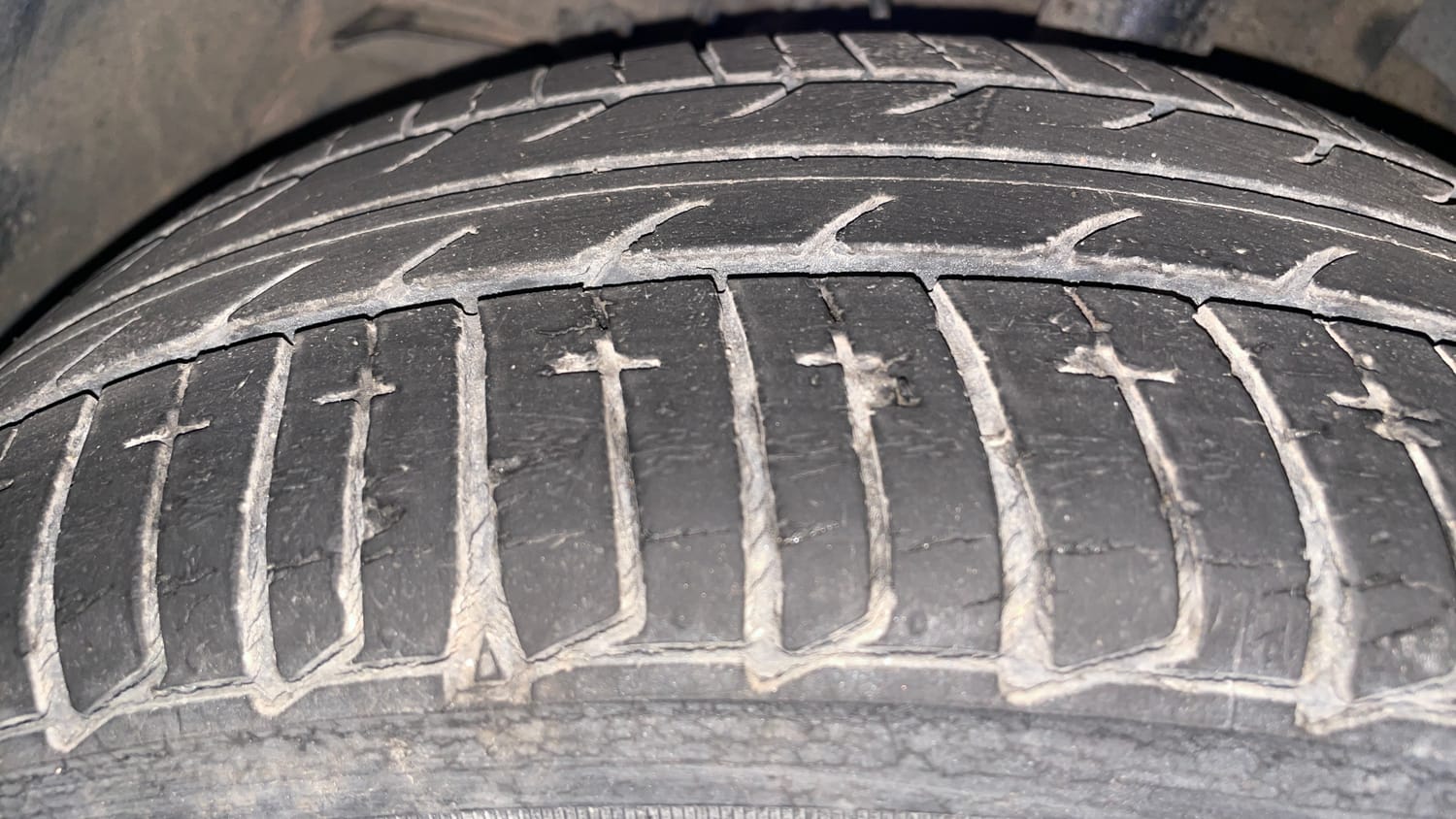 Used 2020 Tata Tigor XZ Plus Petrol Manual tyres LEFT FRONT TYRE TREAD VIEW