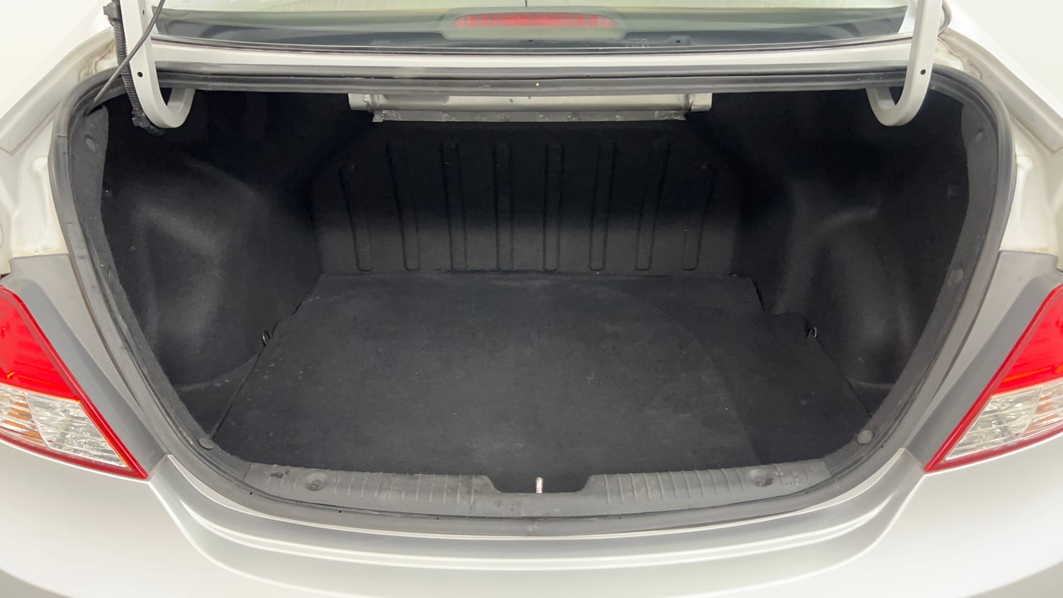 Used 2012 Hyundai Verna Fluidic 1.6 VTVT SX Petrol Manual interior DICKY INSIDE VIEW
