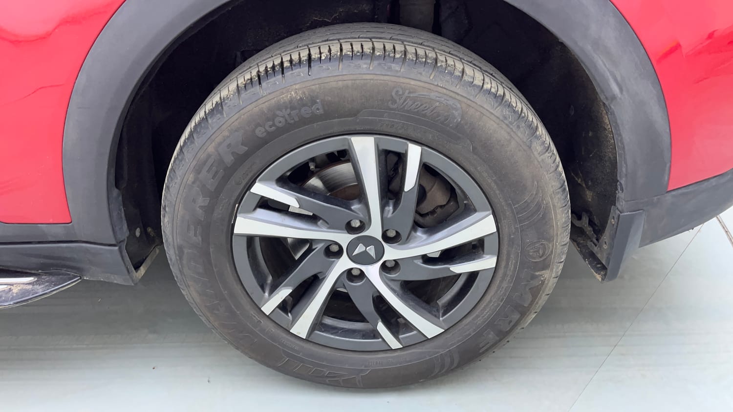 Used 2024 Mahindra XUV700 AX 5 Petrol AT 5 STR Petrol Automatic tyres LEFT REAR TYRE RIM VIEW