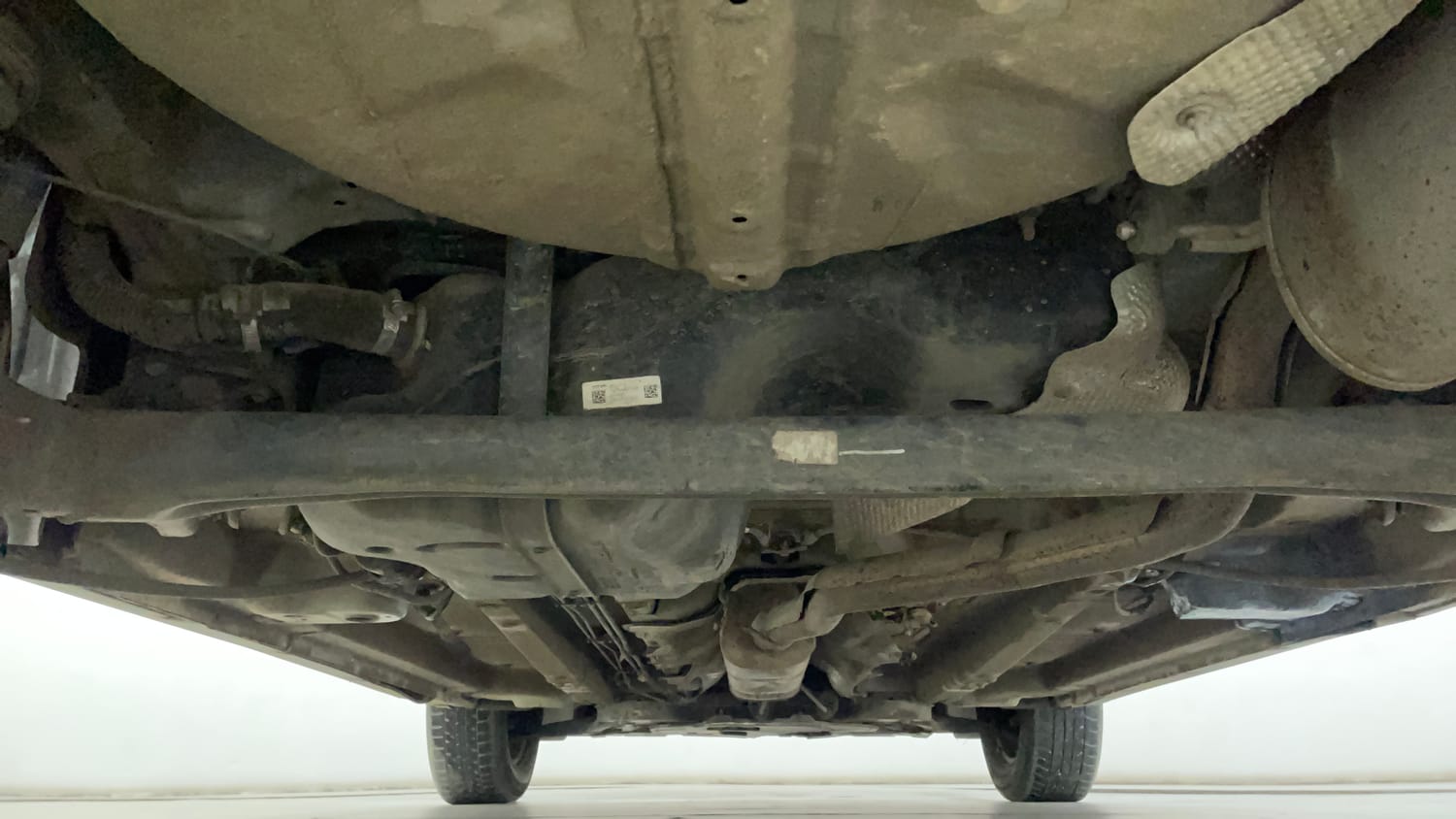 Used 2023 Mahindra XUV 300 W6 1.2 Petrol AMT Petrol Automatic extra REAR UNDERBODY VIEW (TAKEN FROM REAR)