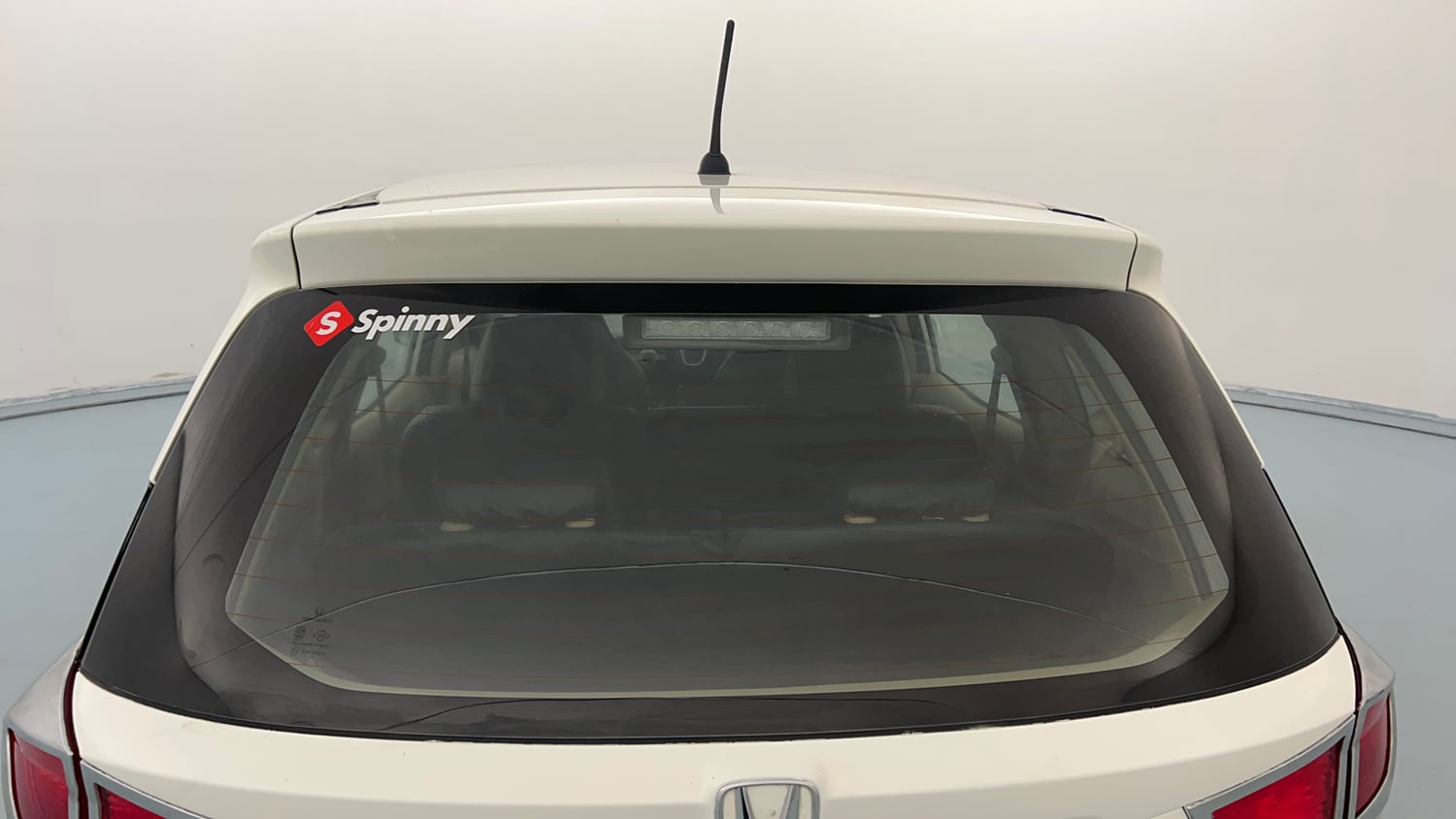 Used 2015 Honda Mobilio S Petrol Petrol Manual exterior BACK WINDSHIELD VIEW