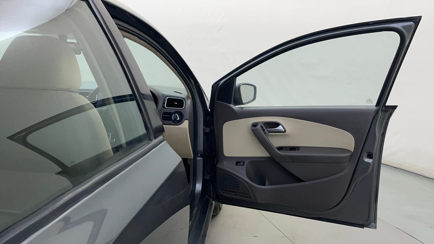 Used 2014 Volkswagen Vento Highline Petrol Petrol Manual interior RIGHT FRONT DOOR OPEN VIEW