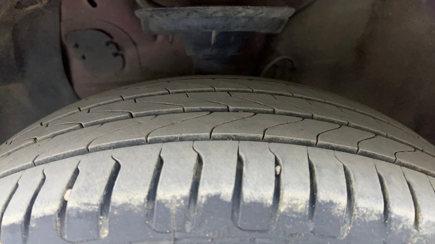 Used 2018 Hyundai Elite i20 Asta 1.2 (O) Petrol Manual tyres LEFT FRONT TYRE TREAD VIEW
