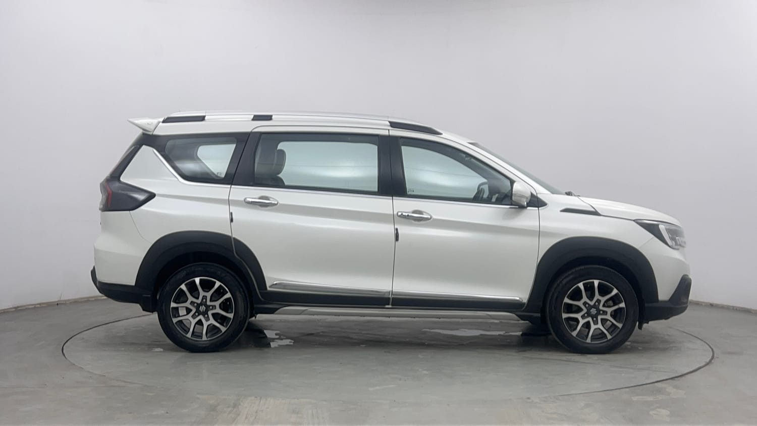 Used 2023 Maruti Suzuki XL6 Zeta AT Petrol Petrol Automatic exterior RIGHT SIDE VIEW