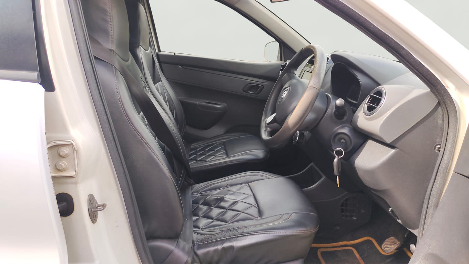 Used 2017 Renault Kwid 1.0 RXT AMT Opt Petrol Automatic interior RIGHT SIDE FRONT DOOR CABIN VIEW