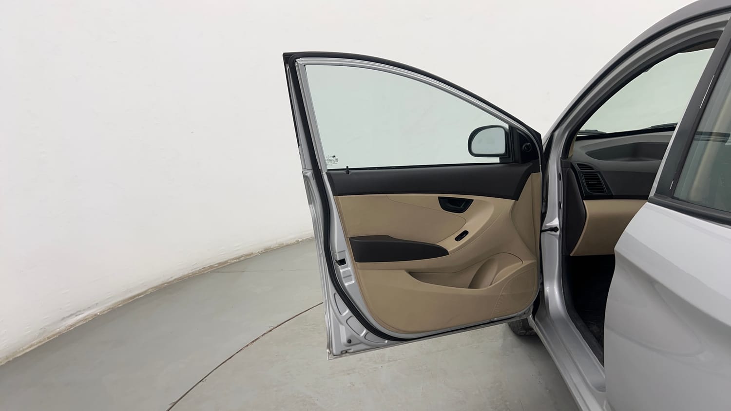 Used 2016 Hyundai Eon Magna Petrol Manual interior LEFT FRONT DOOR OPEN VIEW