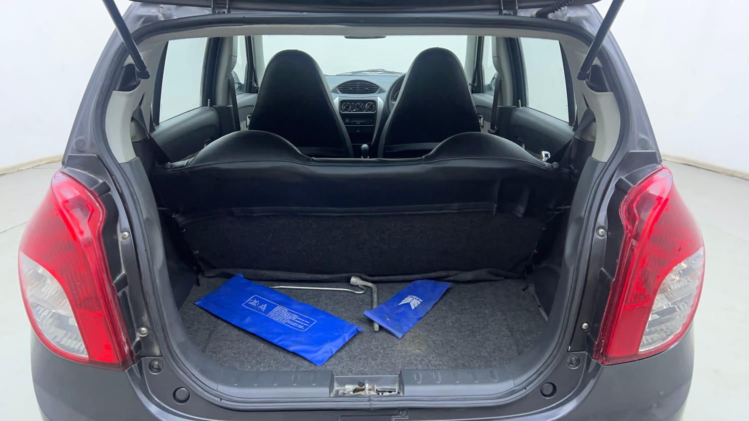 Used 2018 Maruti Suzuki Alto 800 LXi Petrol Manual interior DICKY INSIDE VIEW