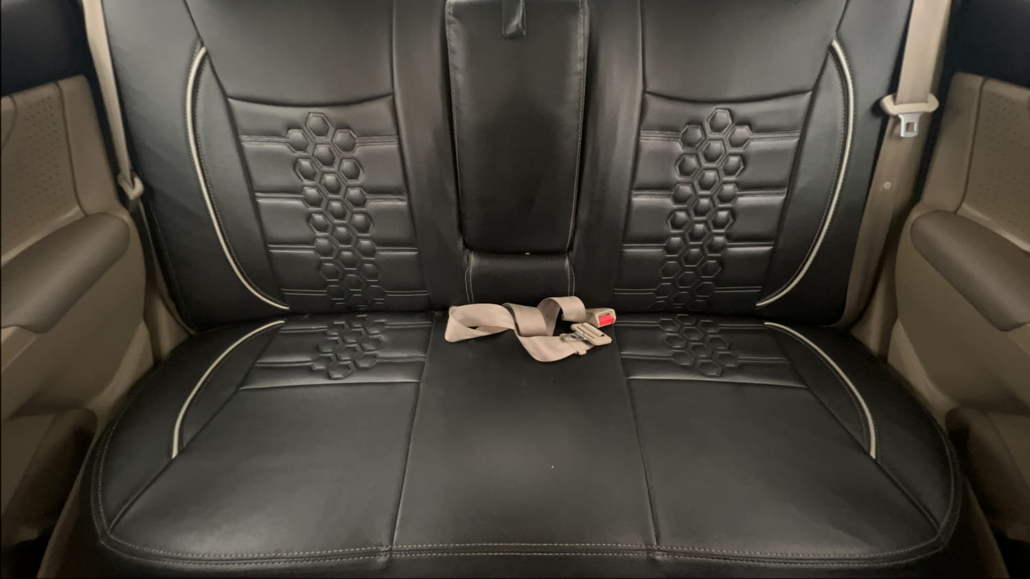 Used 2016 Maruti Suzuki Ciaz ZXi  AT Petrol Automatic interior REAR SEAT CONDITION VIEW