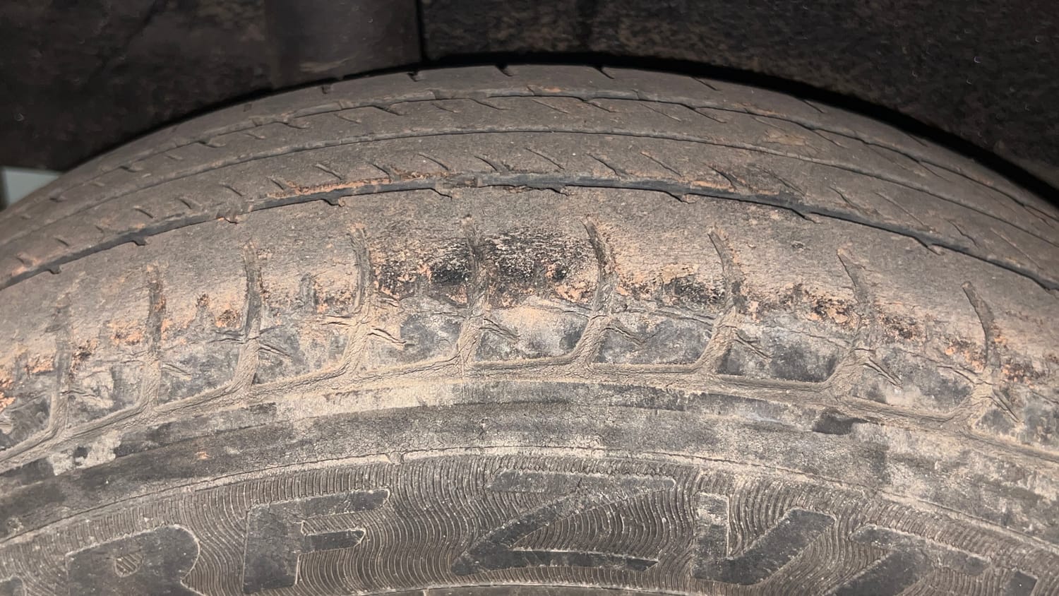 Used 2019 Maruti Suzuki Wagon R VXi 1.2 AMT Petrol Automatic tyres RIGHT REAR TYRE TREAD VIEW