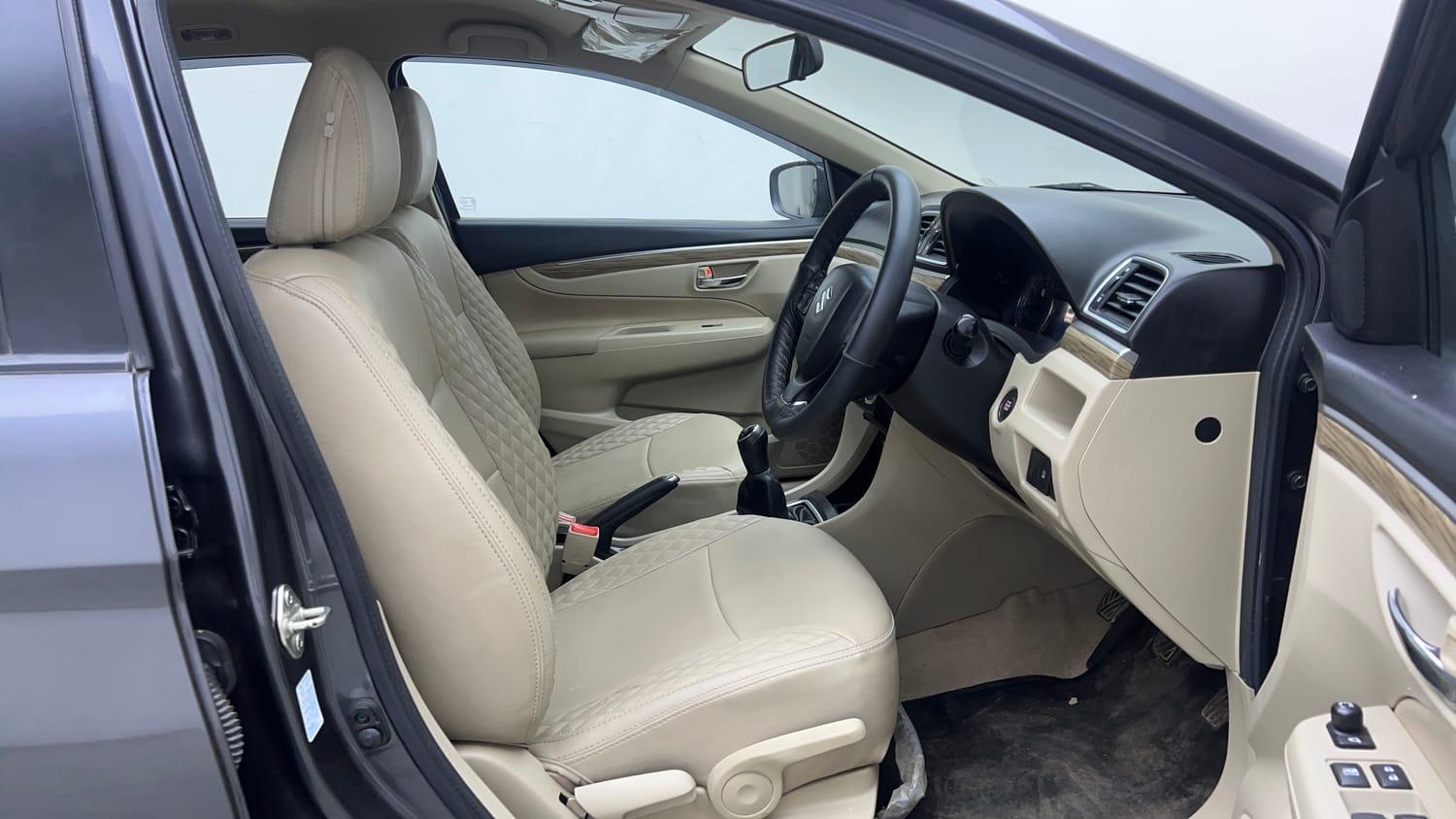 Used 2023 Maruti Suzuki Ciaz Zeta 1.5 Petrol Manual interior RIGHT SIDE FRONT DOOR CABIN VIEW