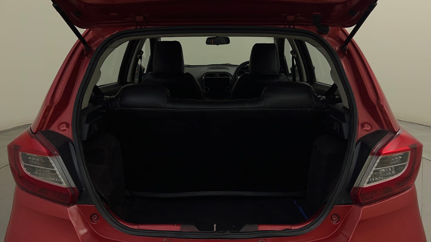 Used 2018 Tata Tiago Revotron XZA Petrol Automatic interior DICKY INSIDE VIEW