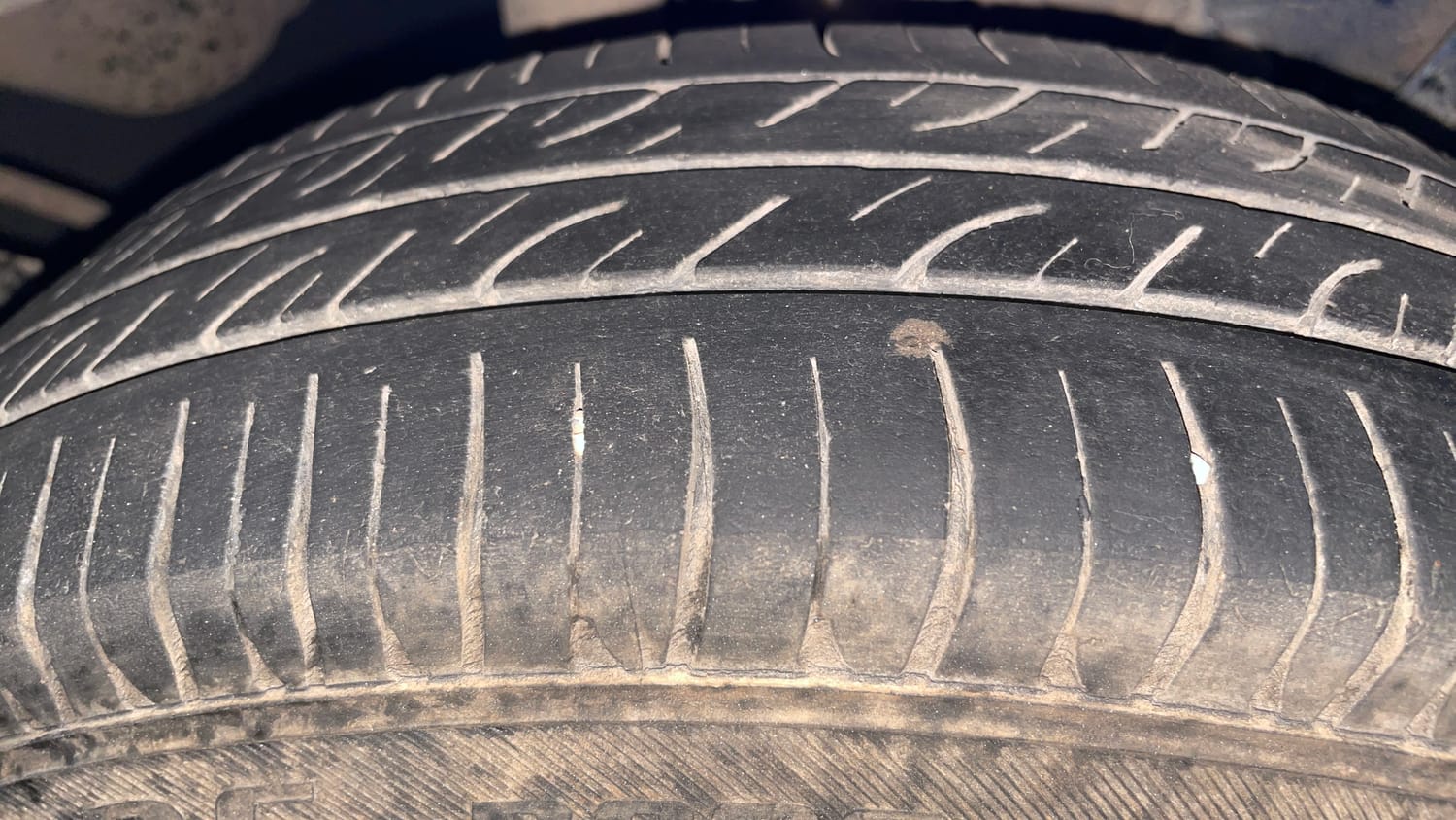 Used 2012 Hyundai Eon Era Petrol Manual tyres LEFT REAR TYRE TREAD VIEW