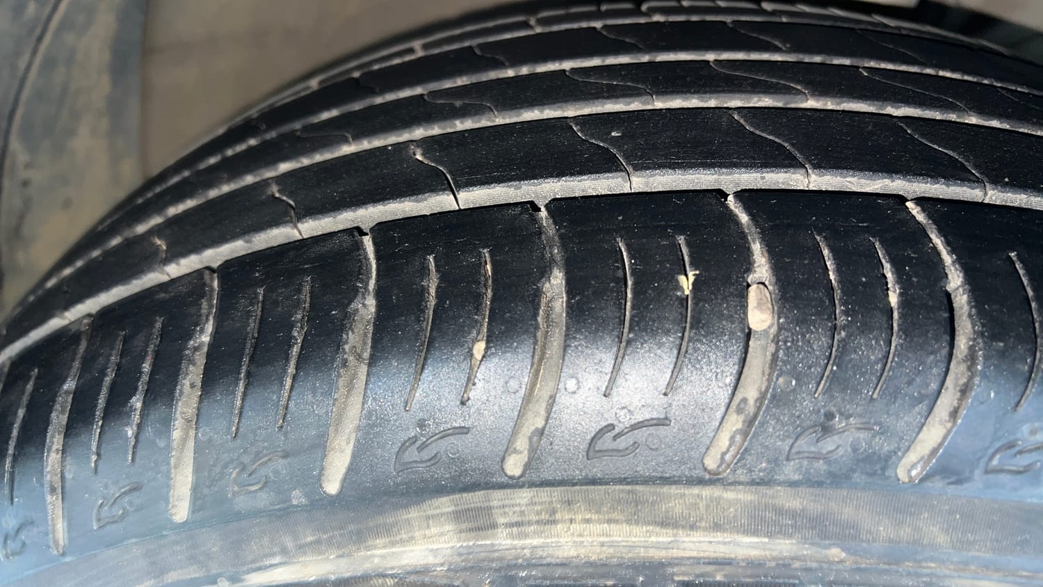Used 2019 Kia Seltos GTX Plus 1.4 Petrol Manual tyres RIGHT FRONT TYRE TREAD VIEW