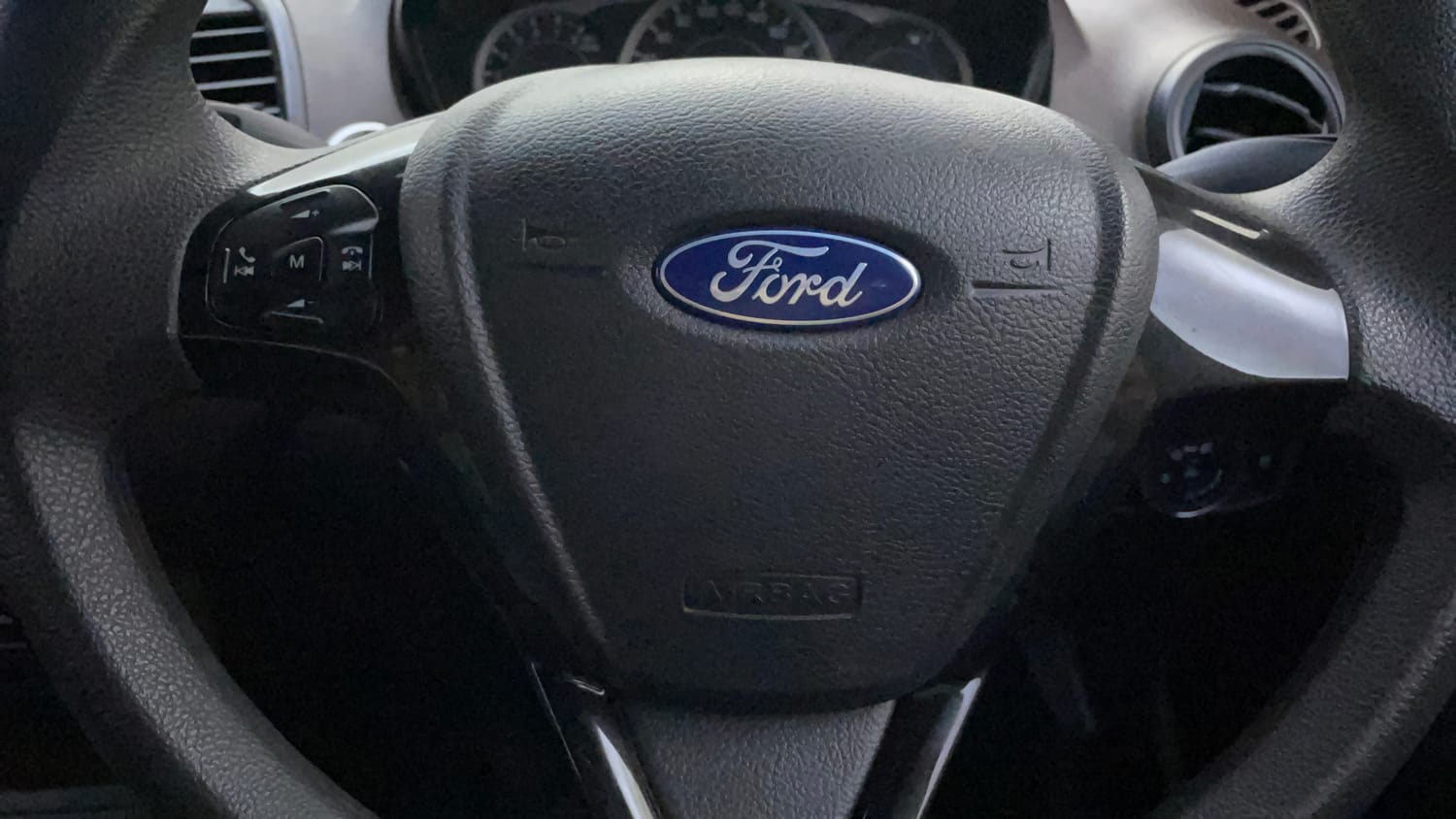 Used 2019 Ford Freestyle Titanium 1.2 Ti-VCT Petrol Manual top_features Airbags