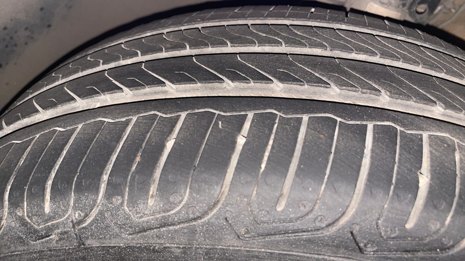 Used 2019 Skoda Rapid Ambition 1.6 MPI AT Petrol Automatic tyres LEFT FRONT TYRE TREAD VIEW