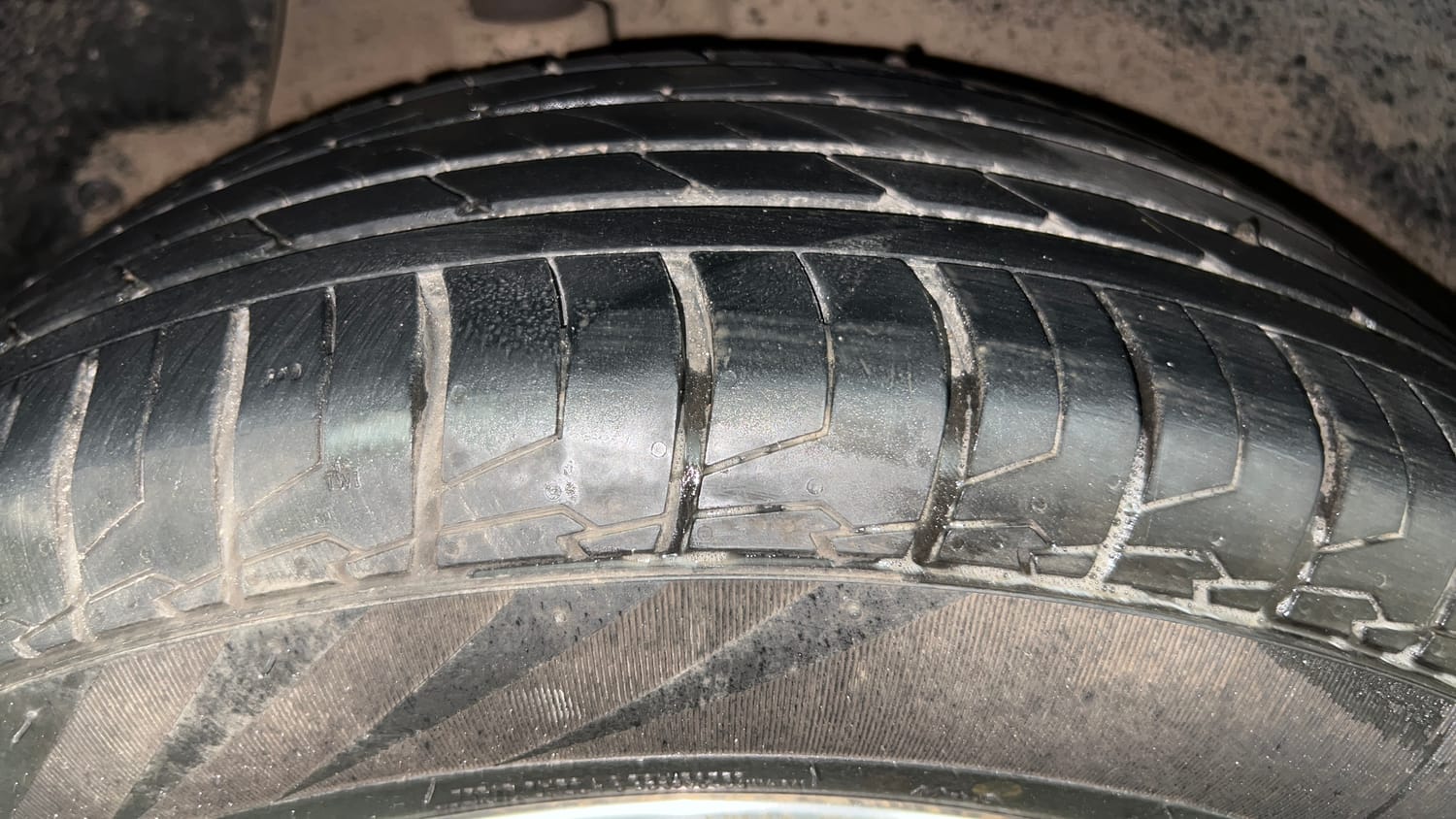 Used 2017 Hyundai Creta 1.6 SX Plus AT Diesel Automatic tyres RIGHT REAR TYRE TREAD VIEW