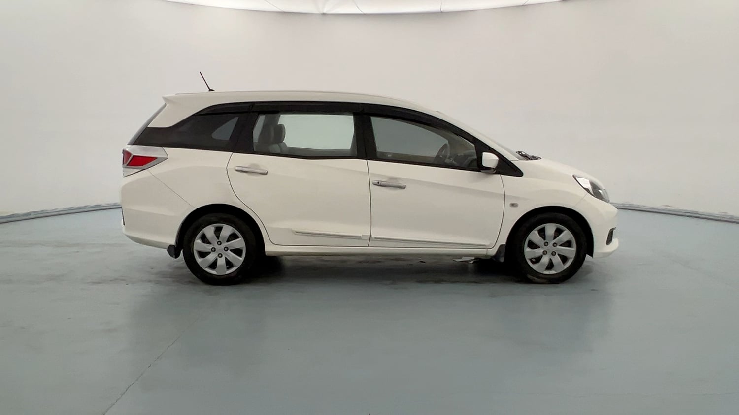 Used 2015 Honda Mobilio S Petrol Petrol Manual exterior RIGHT SIDE VIEW