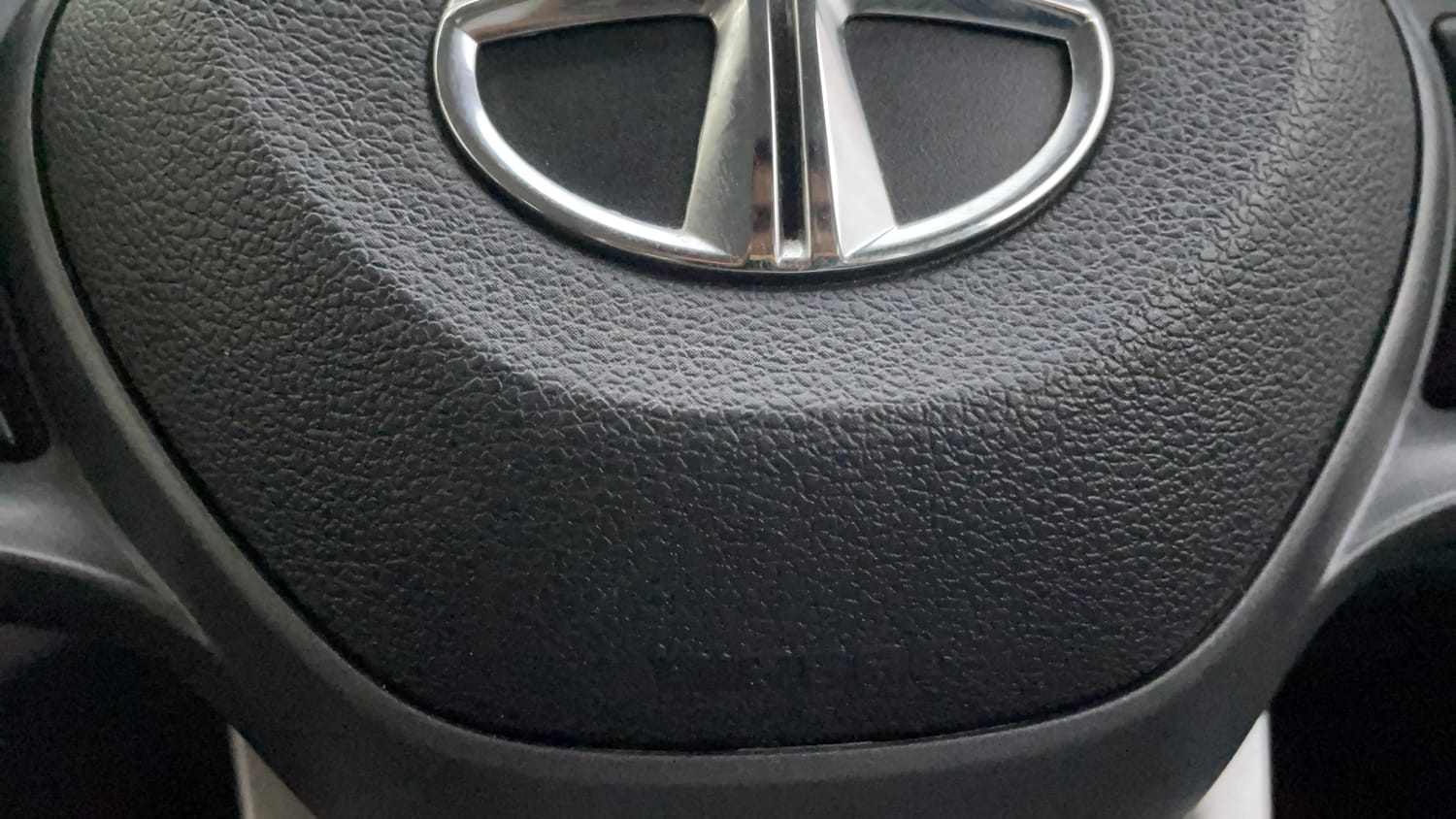 Used 2022 Tata Punch Accomplished MT Petrol Manual top_features Airbags