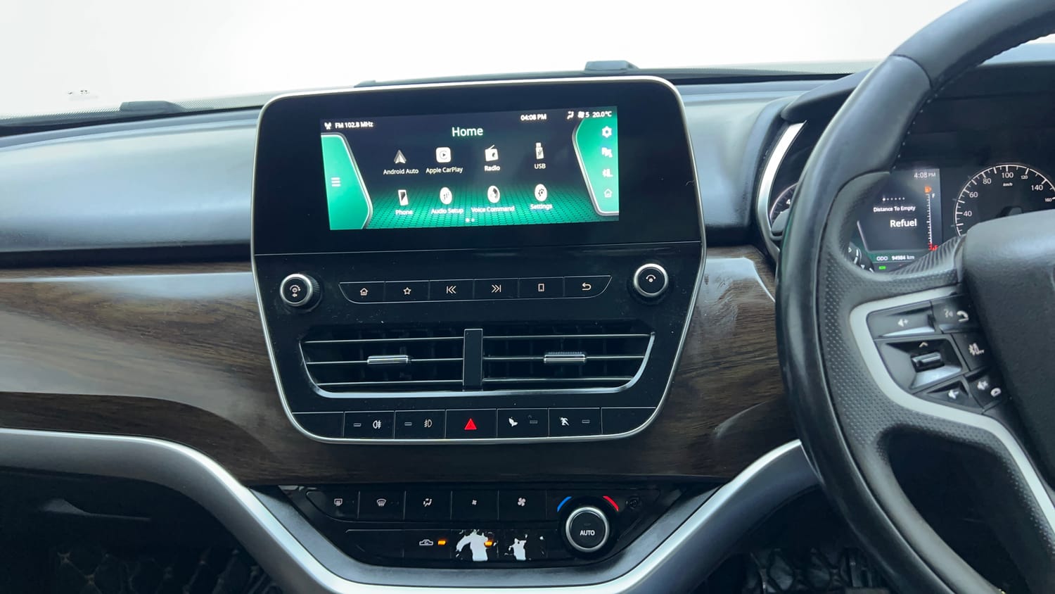 Used 2019 Tata Harrier XZ Diesel Manual top_features Integrated (in-dash) music system