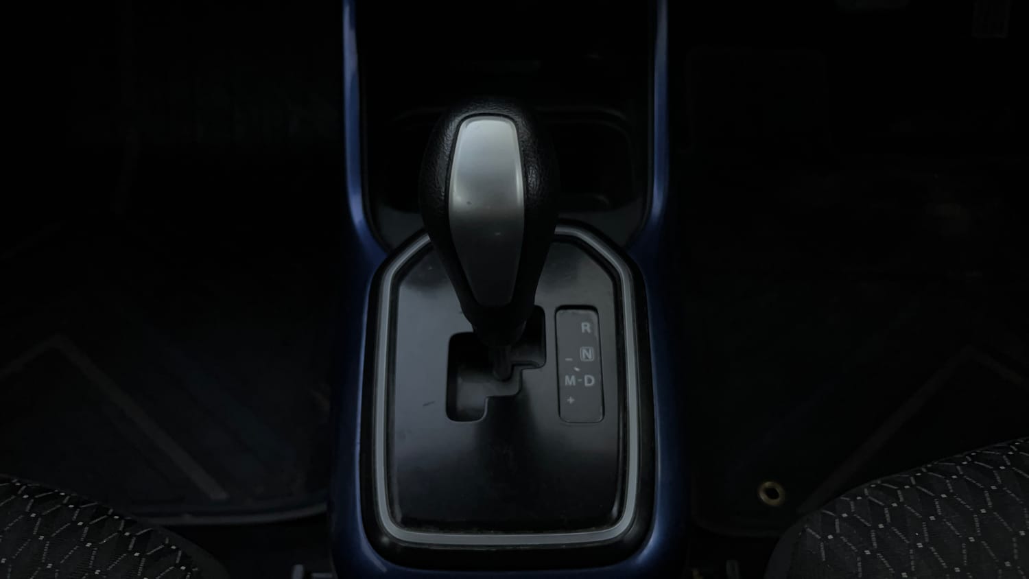 Used 2020 Maruti Suzuki Ignis Delta 1.2 AMT Petrol Automatic interior GEAR  KNOB VIEW