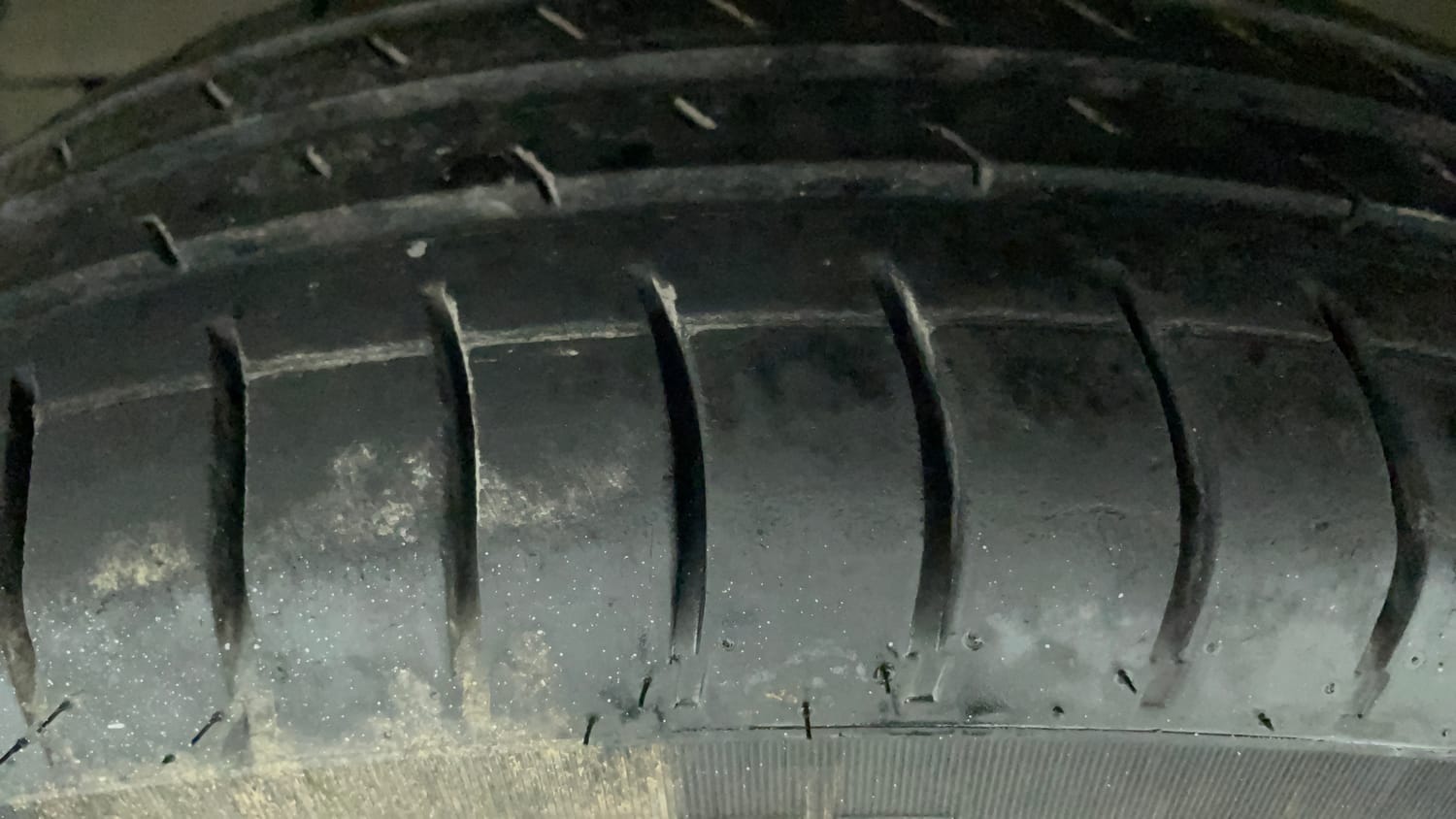 Used 2018 Maruti Suzuki Swift VXi Petrol Manual tyres LEFT FRONT TYRE TREAD VIEW