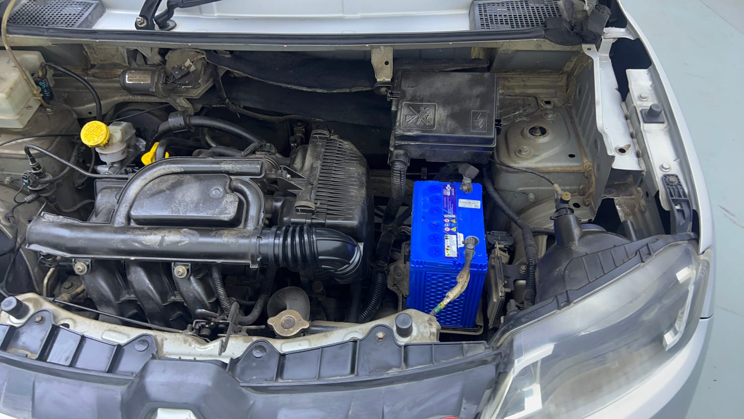 Used 2017 Renault Kwid RXT Petrol Manual engine ENGINE LEFT SIDE VIEW