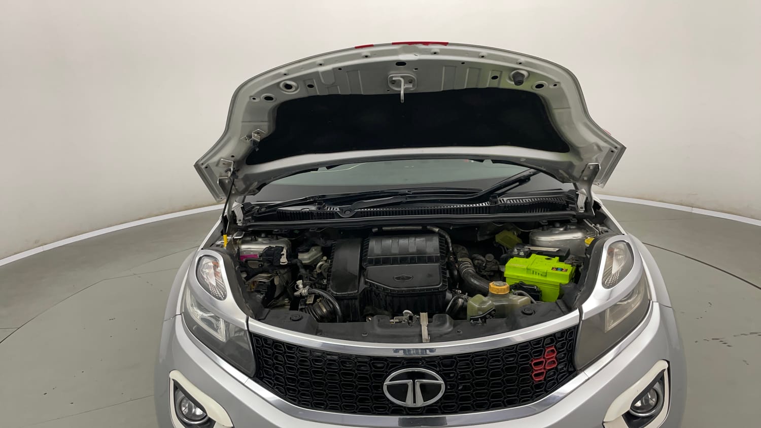 Used 2018 Tata Nexon XZ Plus Diesel Diesel Manual engine ENGINE & BONNET OPEN FRONT VIEW