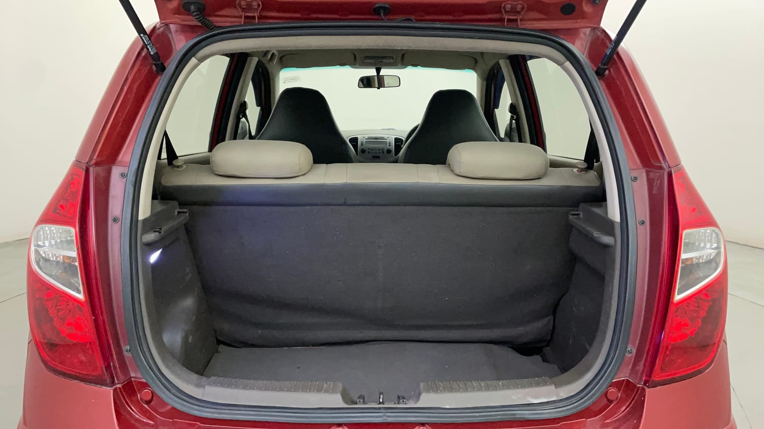 Used 2012 Hyundai i10 Sportz 1.2 AT Kappa2 Petrol Automatic interior DICKY INSIDE VIEW