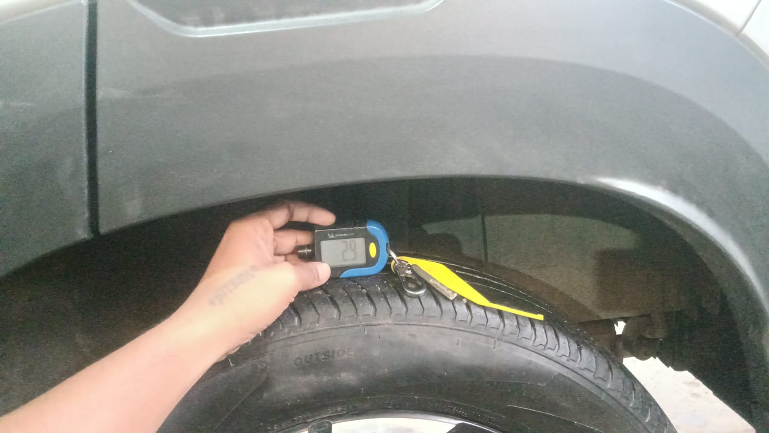 Used 2025 Nissan Magnite Tekna B4D 1.0 Petrol MT Petrol Manual tyres LEFT REAR TYRE TREAD VIEW