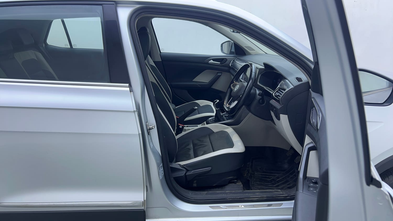 Used 2022 Volkswagen Taigun Topline 1.0 TSI MT Petrol Manual interior RIGHT SIDE FRONT DOOR CABIN VIEW