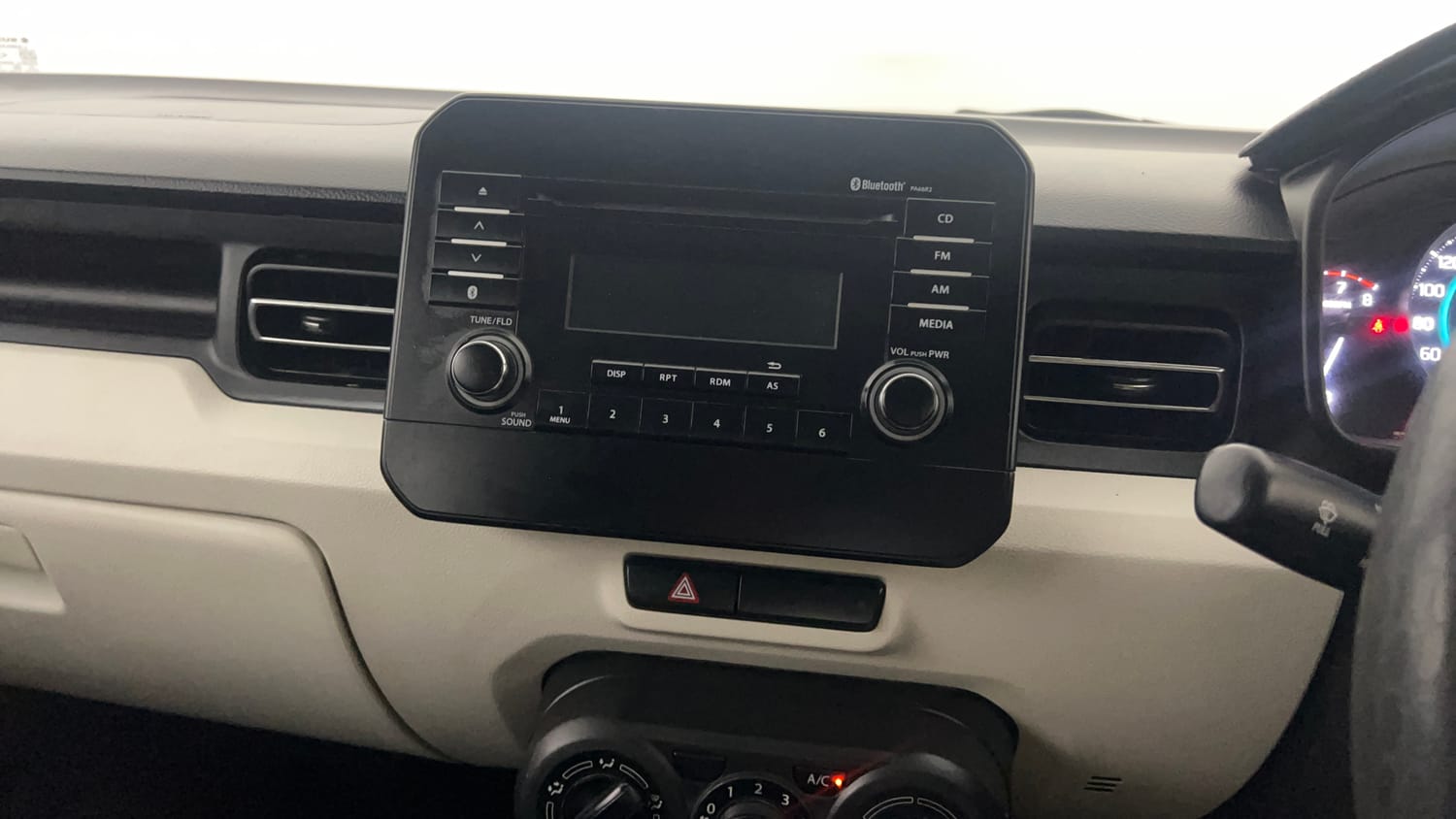 Used 2022 Maruti Suzuki Ignis Delta 1.2 MT Petrol Manual top_features Integrated (in-dash) music system