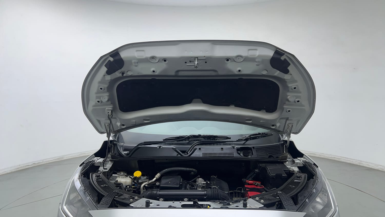 Used 2021 Nissan Magnite XL Petrol Manual engine ENGINE & BONNET OPEN FRONT VIEW
